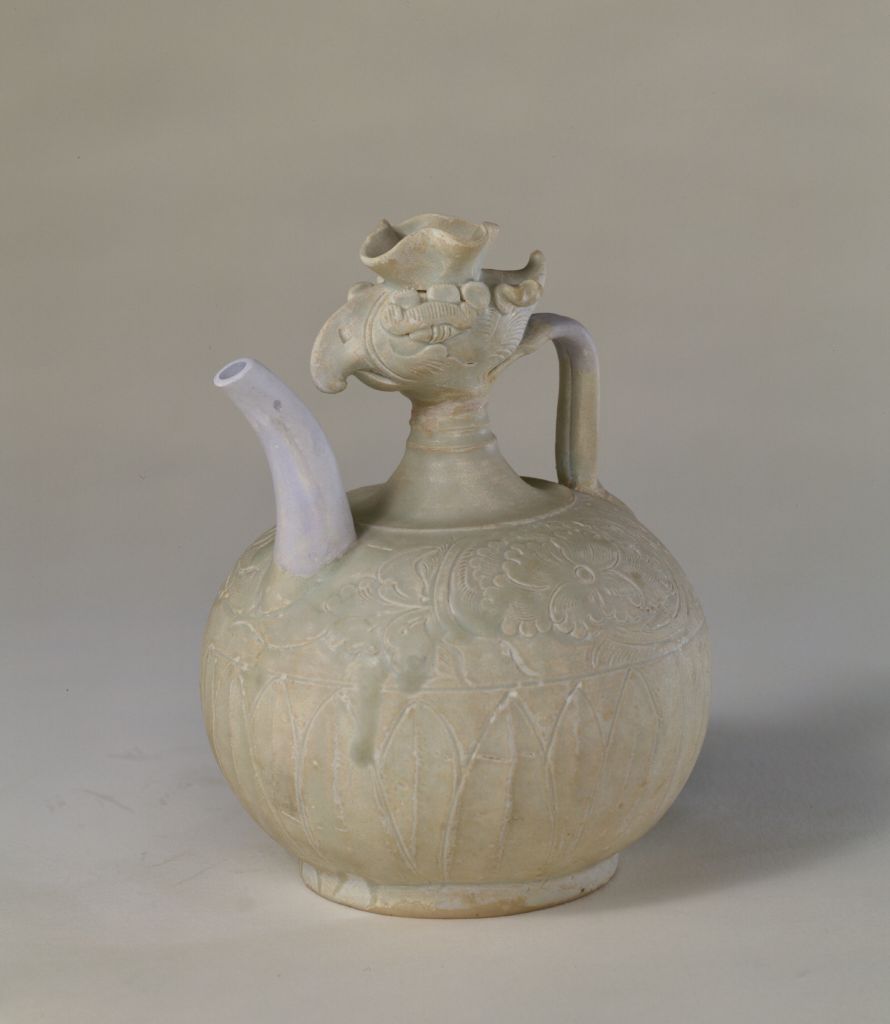 西村窑青白釉刻花凤头壶